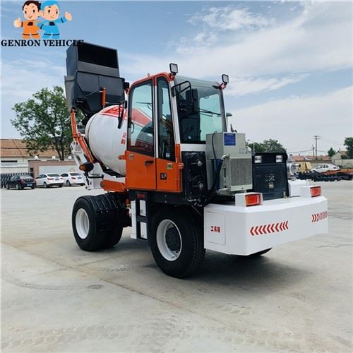 Construction 4.5 Cubic Small Self Loading Concrete Mixer Truck